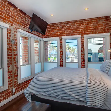 Venice Breeze Suites-3